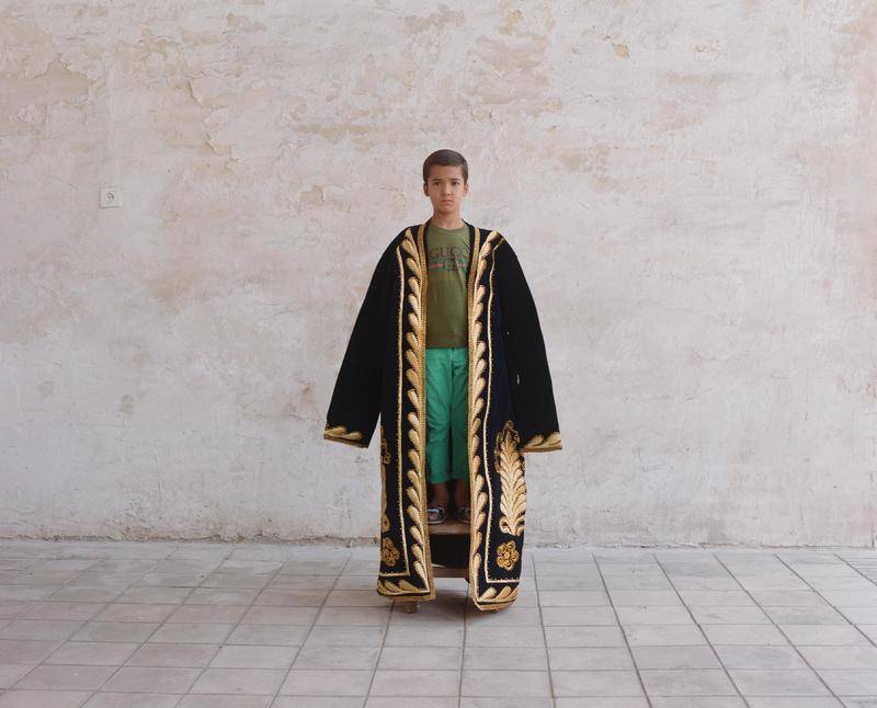 那些穿着Abibas的人，正在用半价买下全世界