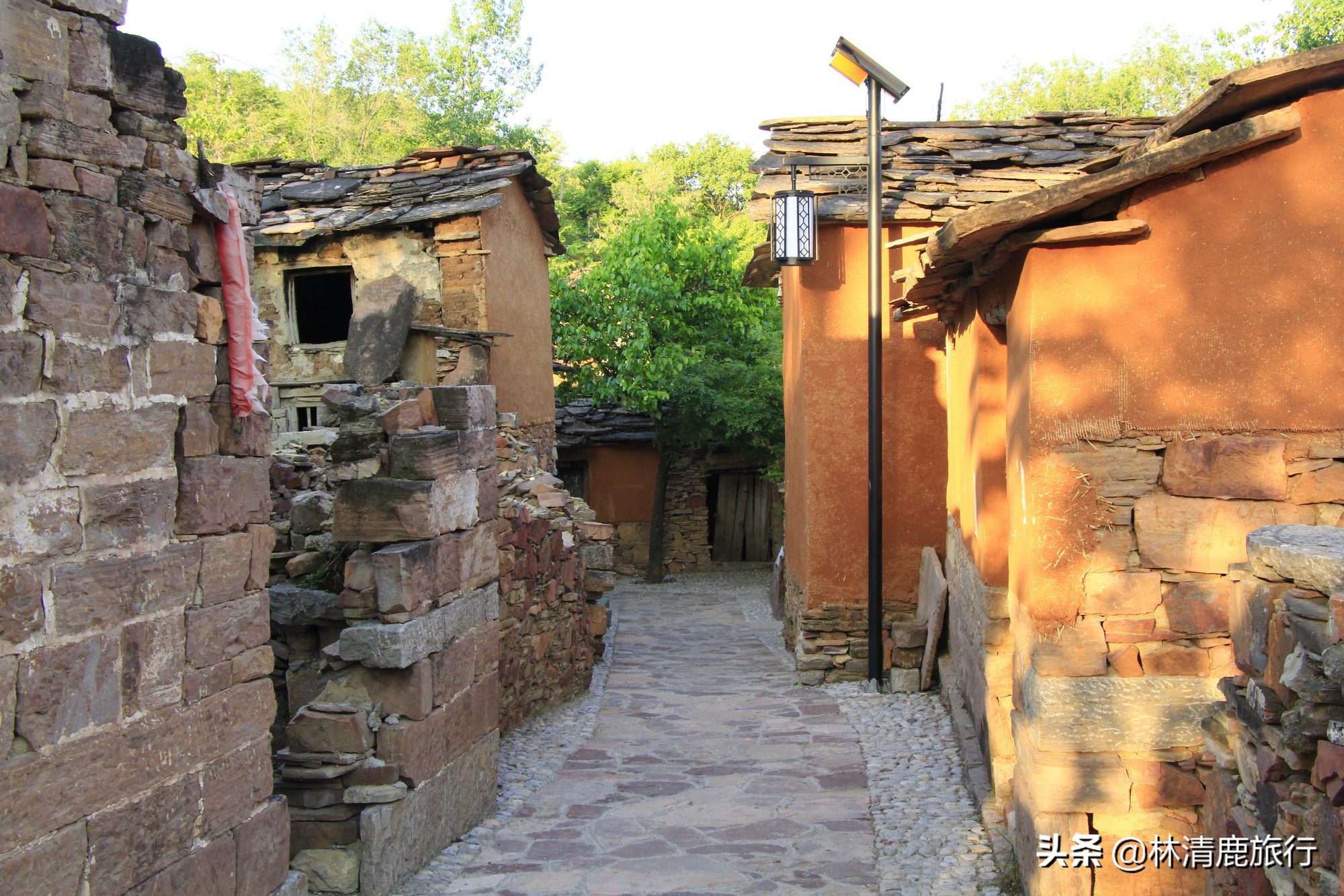 一个被遗忘的石头村,石头村一个被遗忘的古朴村落