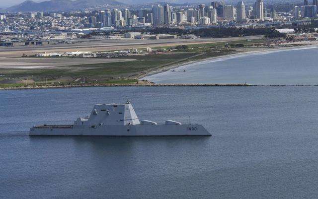 伯克级驱逐舰最新改型,伯克级驱逐舰有一坑四弹装备吗