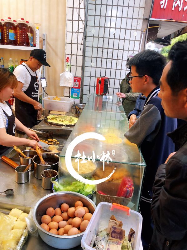 走进淮安美食，专访煎饼王杜小林，十几年的煎饼情