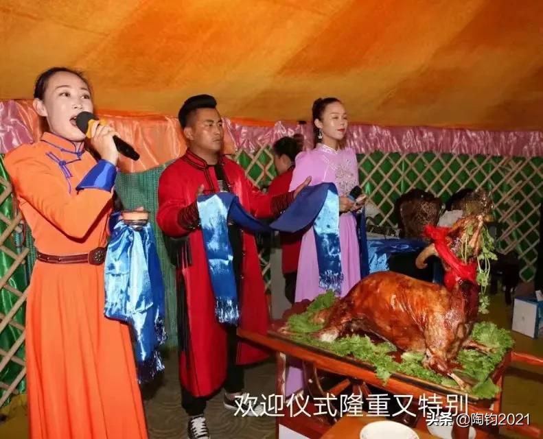 蒙古族烤全羊开羊仪式,蒙古吃烤全羊喝什么