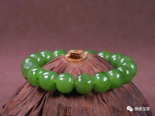 好的和田碧玉是什么样的,和田碧玉与和田青玉的鉴别方法