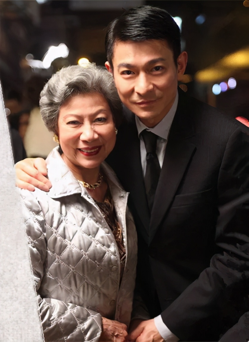 鬼后罗兰被嫌晦气86岁仍单身,一代鬼后罗兰电影