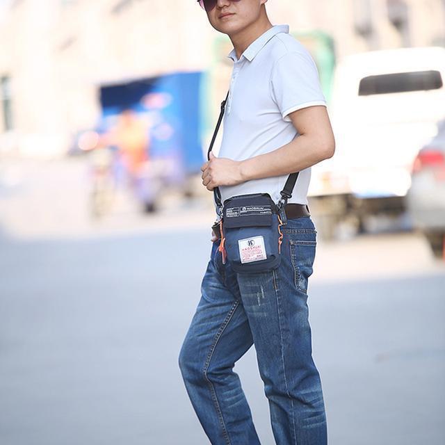 中年男士出门怎么背包？教你几种不同的背法，单肩斜挎拉风又时髦