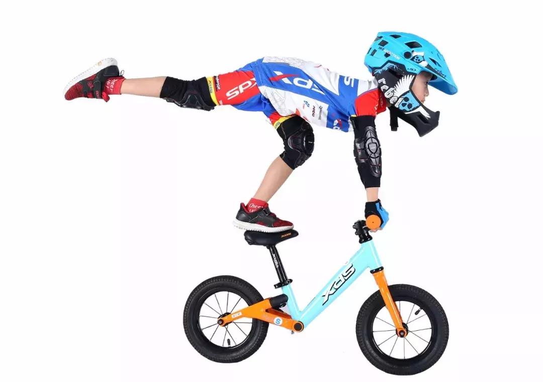 儿童滑步车教学教案,儿童滑步车骑行姿势练习