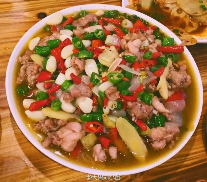 过年旅游最值得去的地方且人少,春节适合去哪游玩美食多