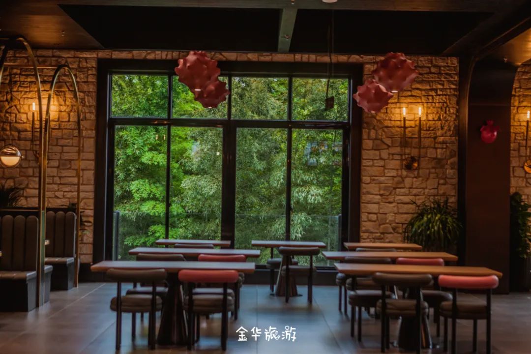 藏不住了！这个刷爆朋友圈的地方，竟然有100多个网红打卡点，手残*党**也能拍出大片!金华市区出发仅0.5h直达！