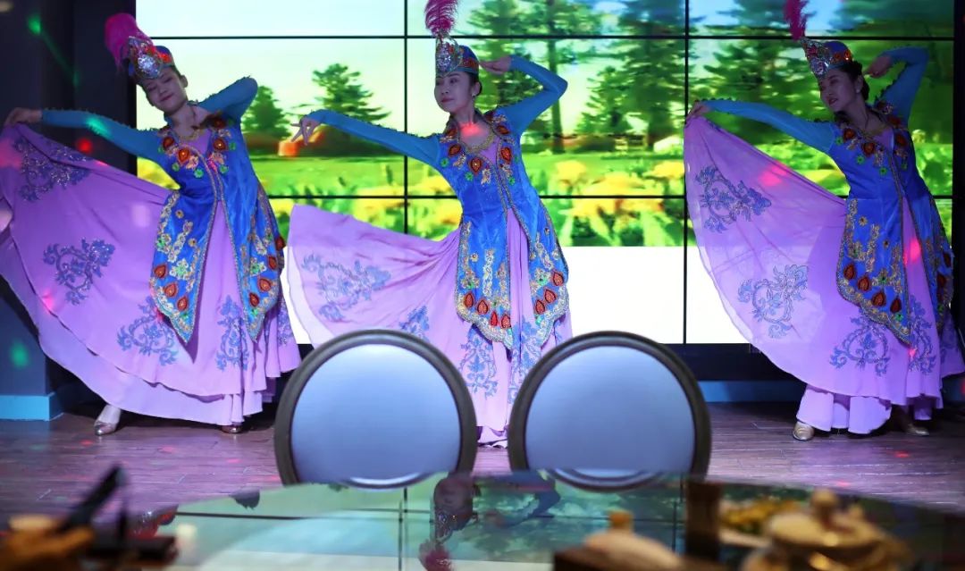 *疆新**都是荒漠戈壁?这几家高颜值餐厅,彻底颠覆你对*疆新**的概念