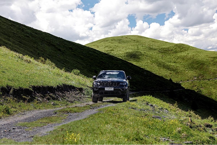 全新款2022款大切诺基,进口大切诺基四驱越野