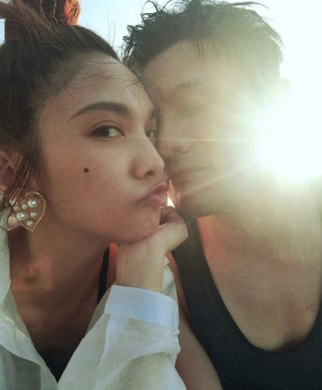 李荣浩为杨丞琳发四次生日祝福,李荣浩哪一年生日会表白杨丞琳