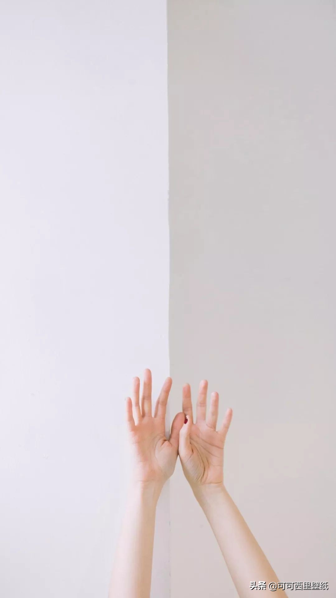 最近比较火的微信聊天背景,微信聊天背景黑了怎么调回来