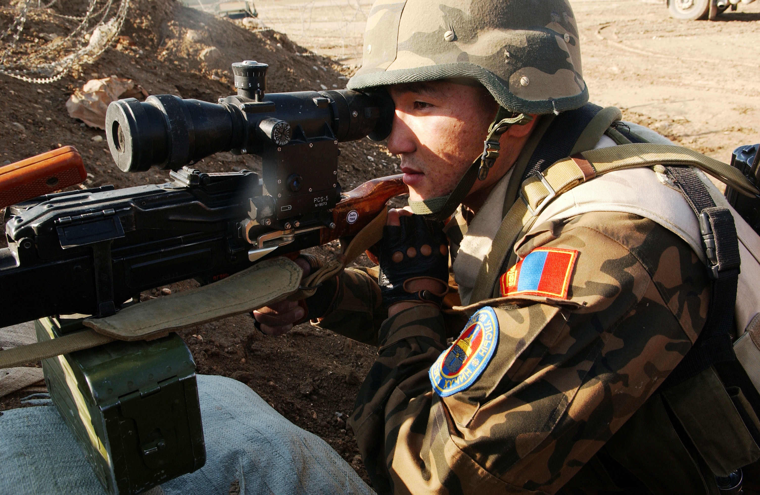 这个邻居有意思：历史上很生猛如今却很低调为啥要成永久中立国