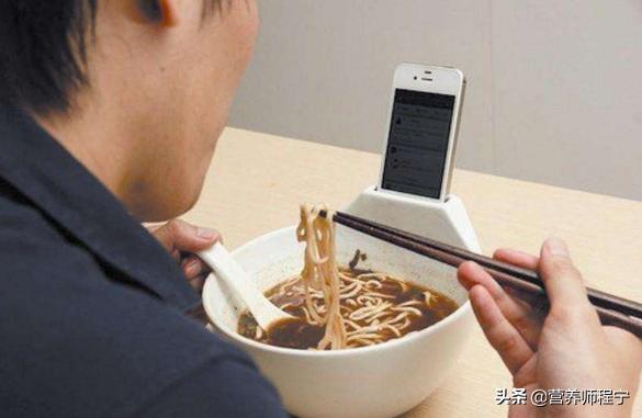 吃了饭的四大危害,吃过饭就午睡的危害