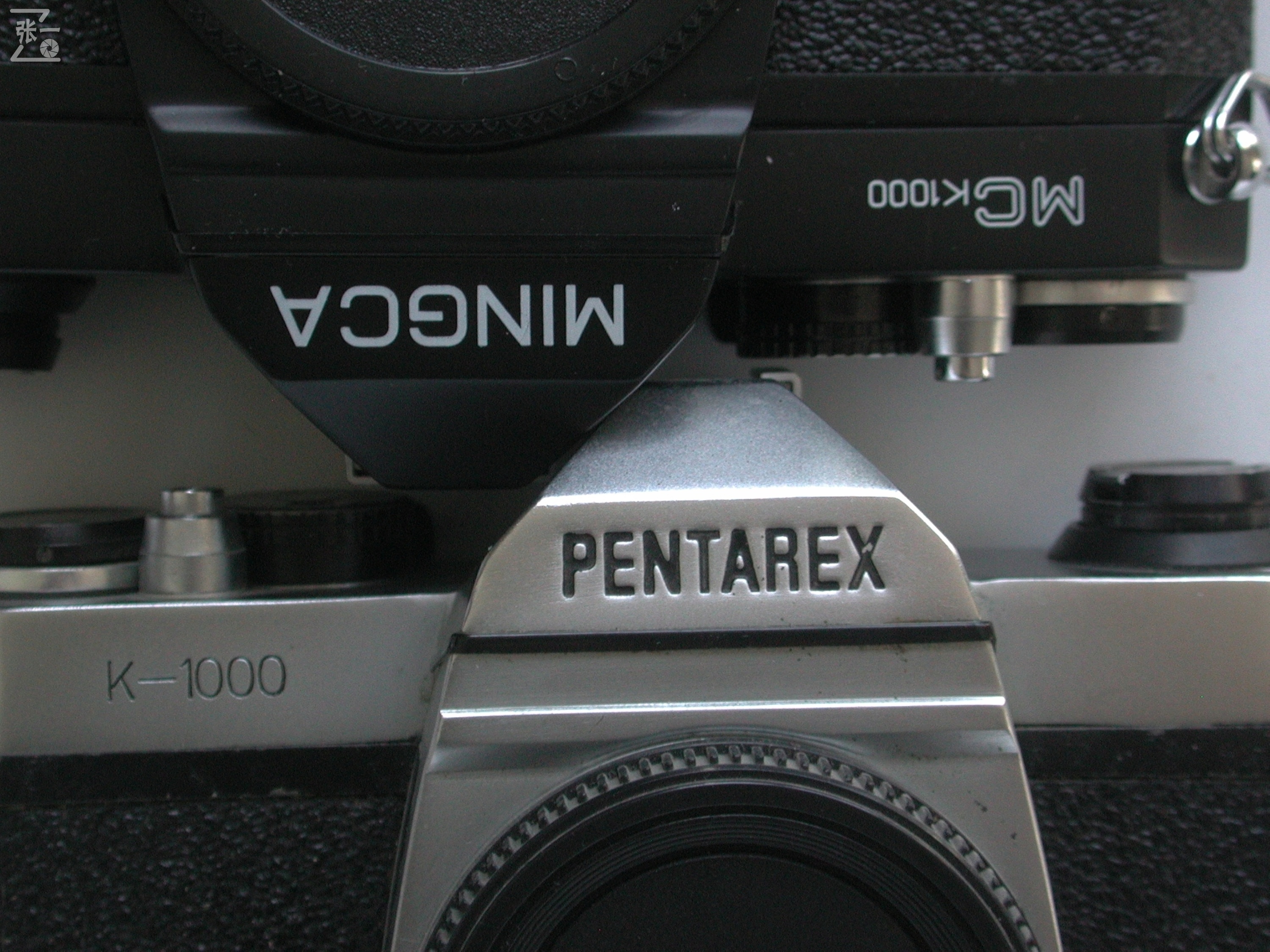 中国重庆生产的明佳MingcaMCK1000单反照相机