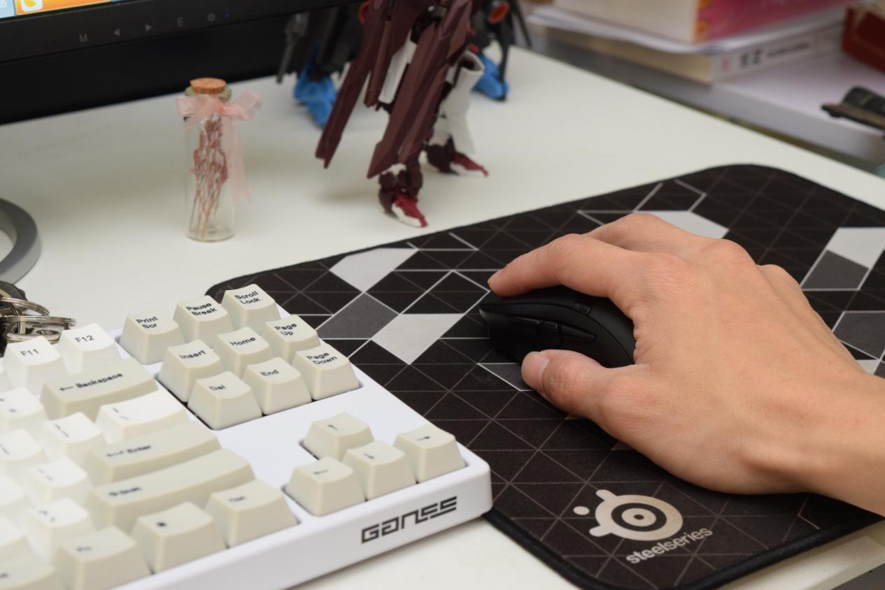 入门级无线游戏鼠标推荐哪款,既能有线又能无线电竞鼠标推荐