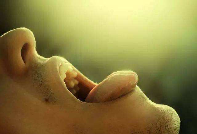 口腔黏膜溃疡反复发生吃什么药,反复口腔溃疡看风湿科有没有用