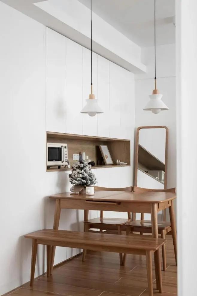 实木餐桌怎么买便宜又好用,实木餐桌的优点和缺点