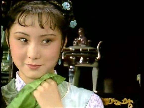 曹雪芹在红楼梦中如何评价林黛玉,红楼梦中的黛玉和曹雪芹的关系