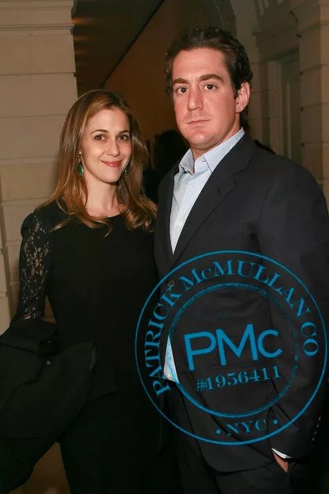 刚甩了23岁“小鲜肉”，50岁邓文迪又收割一超级富豪，来头不小