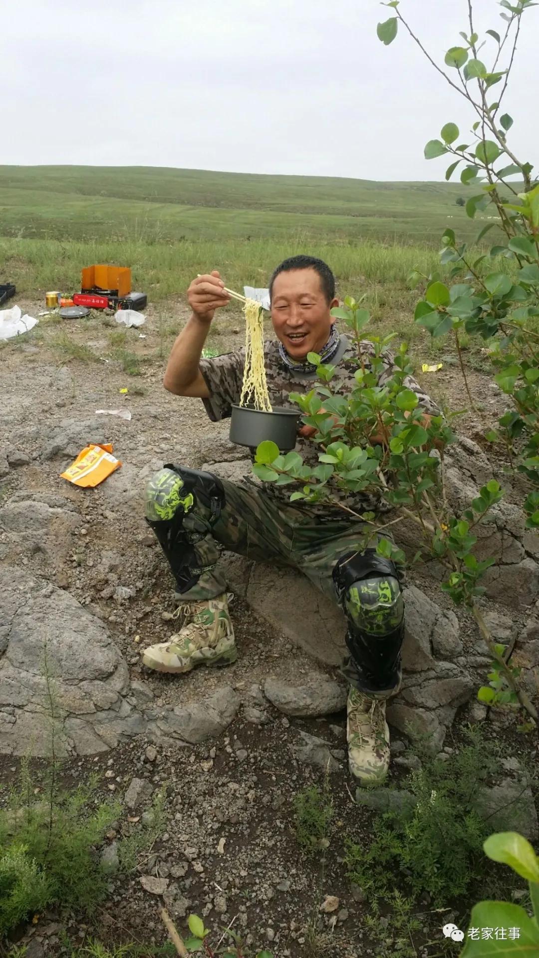 骑摩托车去旅行,拉着摩托车去旅行