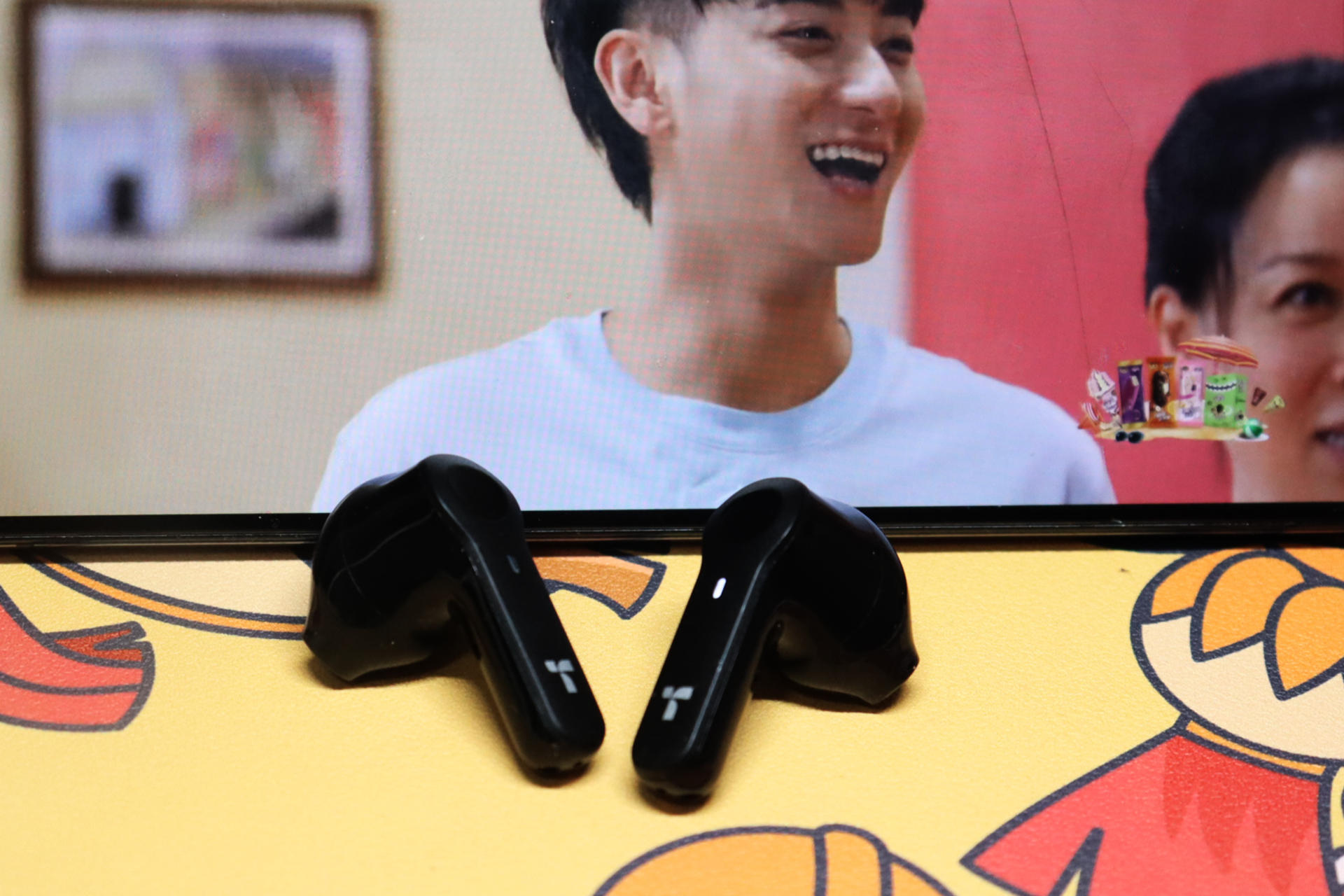 鲸腔有线耳机,500元图拉斯蓝牙耳机降噪测评