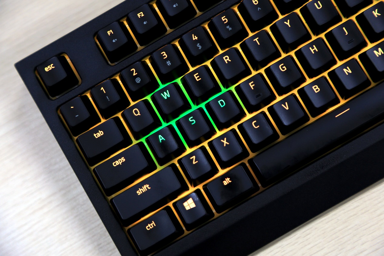 黑寡妇蜘蛛竞技版键盘拆解,黑寡妇蜘蛛绿轴2019款键盘