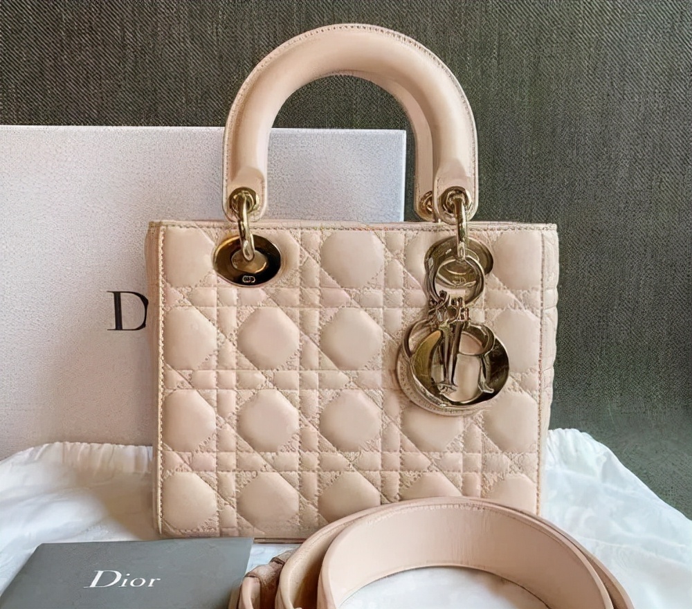 dior在法文中的含义,dior在法国怎么念