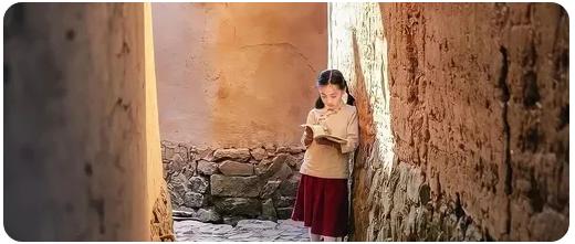 话到嘴边留三分，别把底牌露出来