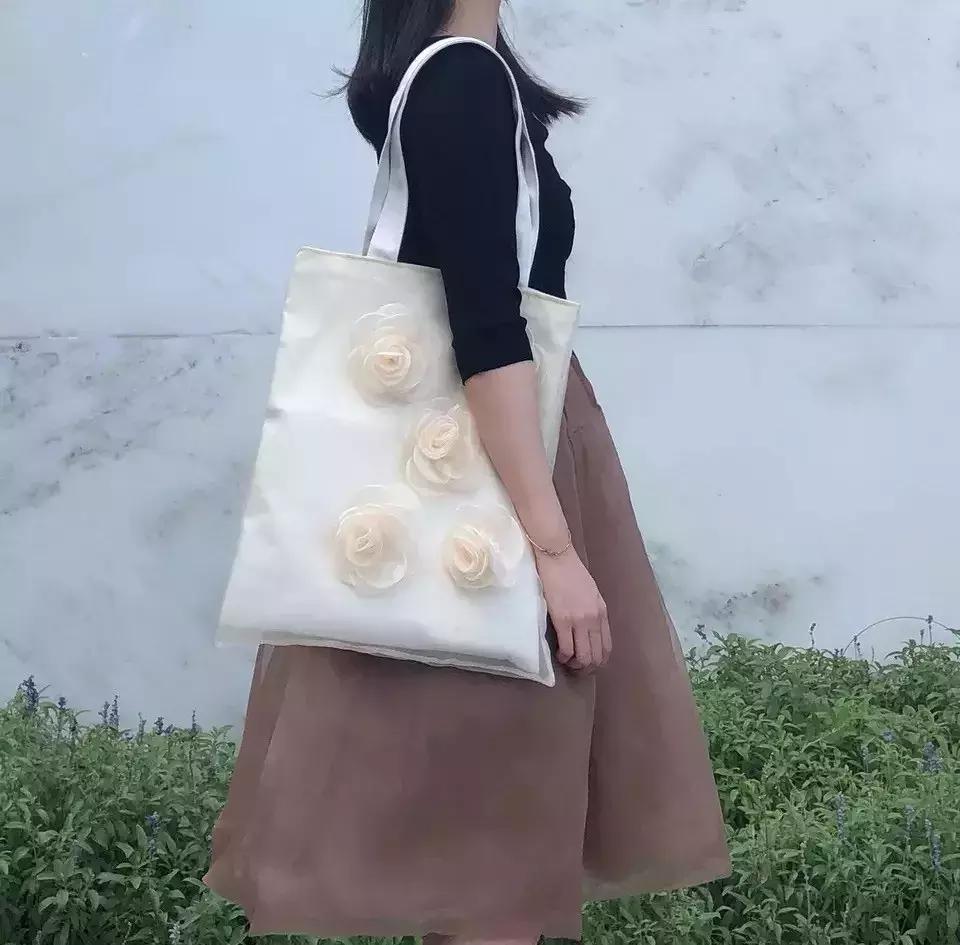 小ck包包推荐小众高级感,跟小ck一个档次的包包品牌