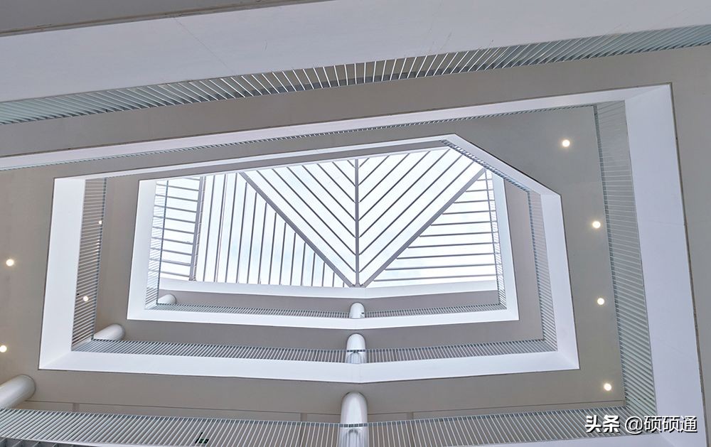 超级巨型飞船设计,巨大环形飞船