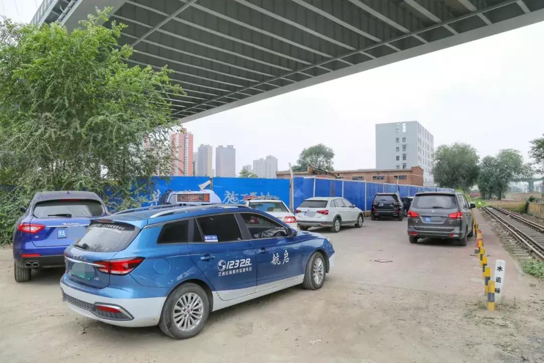 郑州特别大的烩面馆,农业路高架下烩面