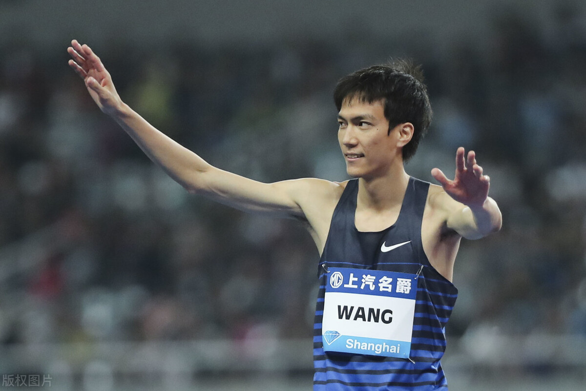 从跳高冠军到网红,张国伟已忘记2米39的一生追求了吗?拼命想红的他撂了国家队的挑子,但他的选择值得尊重