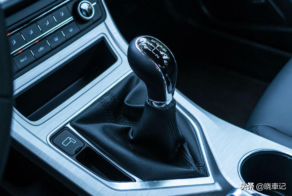 2020款吉利远景手动超值版试驾,全新吉利远景手动精英版试驾