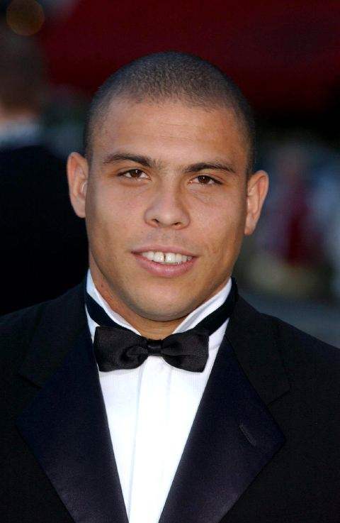 罗纳尔多金嗓子原版广告,阿福头致敬罗纳尔多