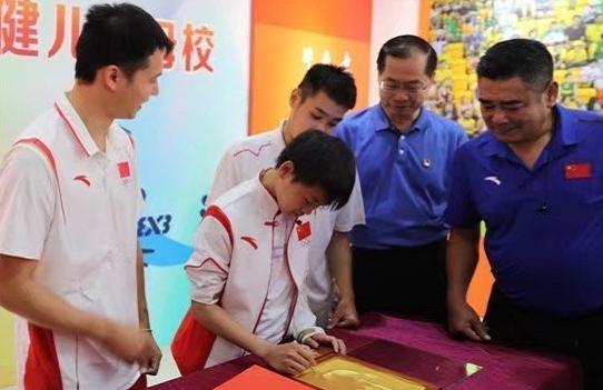 两个极端！杨倩再添大牌化妆品代言，全红婵拒绝一切商务安心训练