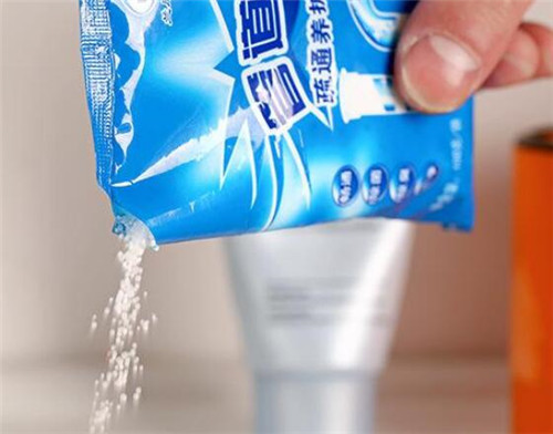 马桶堵塞会导致地漏堵吗,厕所地漏堵了怎么快速疏通