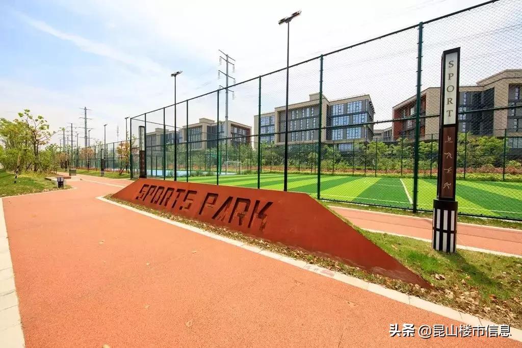 昆山市有哪些免费足球场,昆山专业足球场附近有什么规划