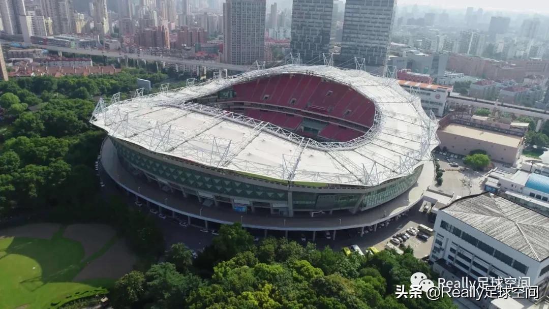 中国正在建设的专业足球场,8万人足球场造价