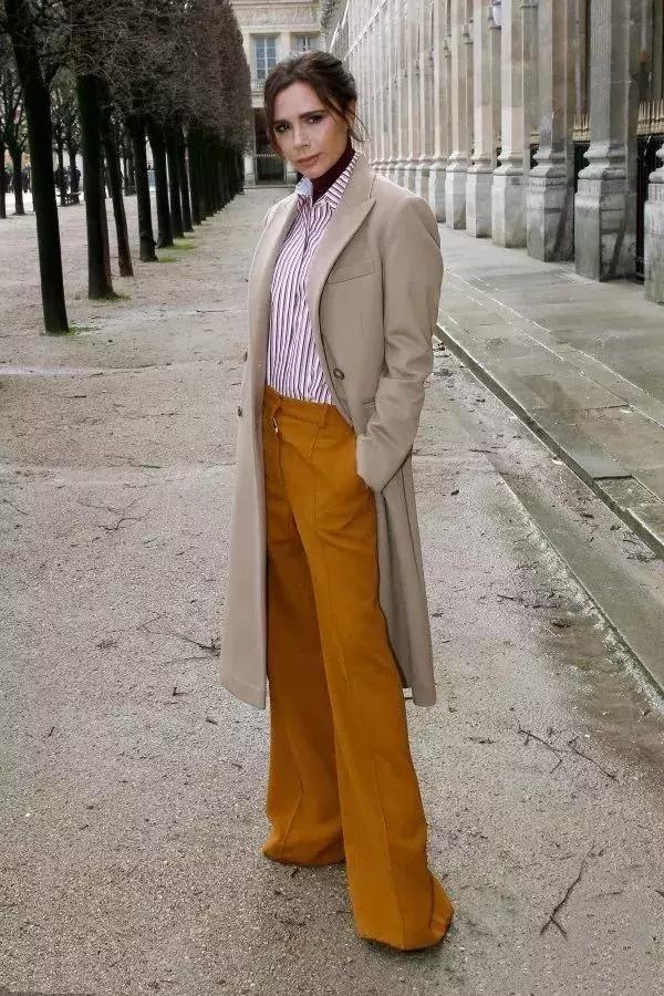 毛衣衬衫高雅上档次,毛衣搭衬衫怎么穿