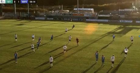 ai误认裁判光头为足球裁判,足球转播ai对焦到裁判的头上