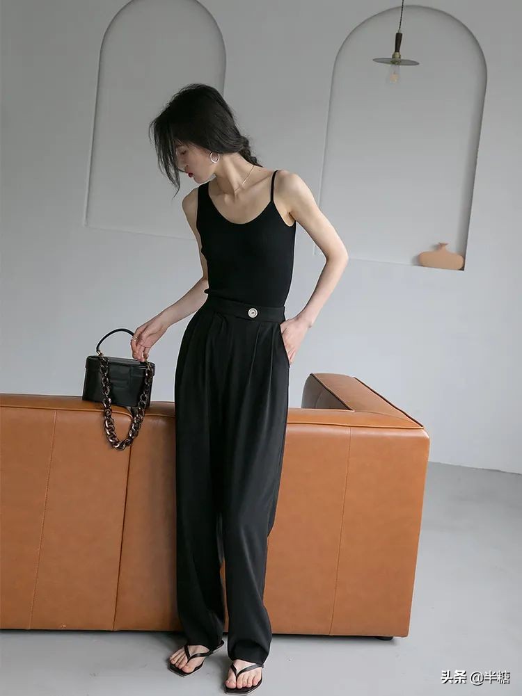 精致干练的秋冬季通勤穿搭示范,超有气质日系穿搭做个优雅时髦精