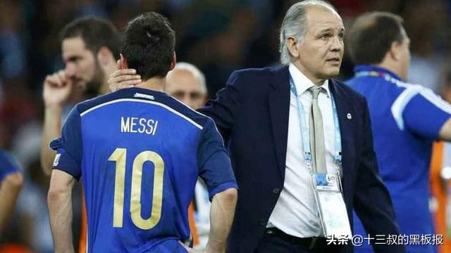 致敬那些逝去的足坛传奇,这些年逝去的足球传奇