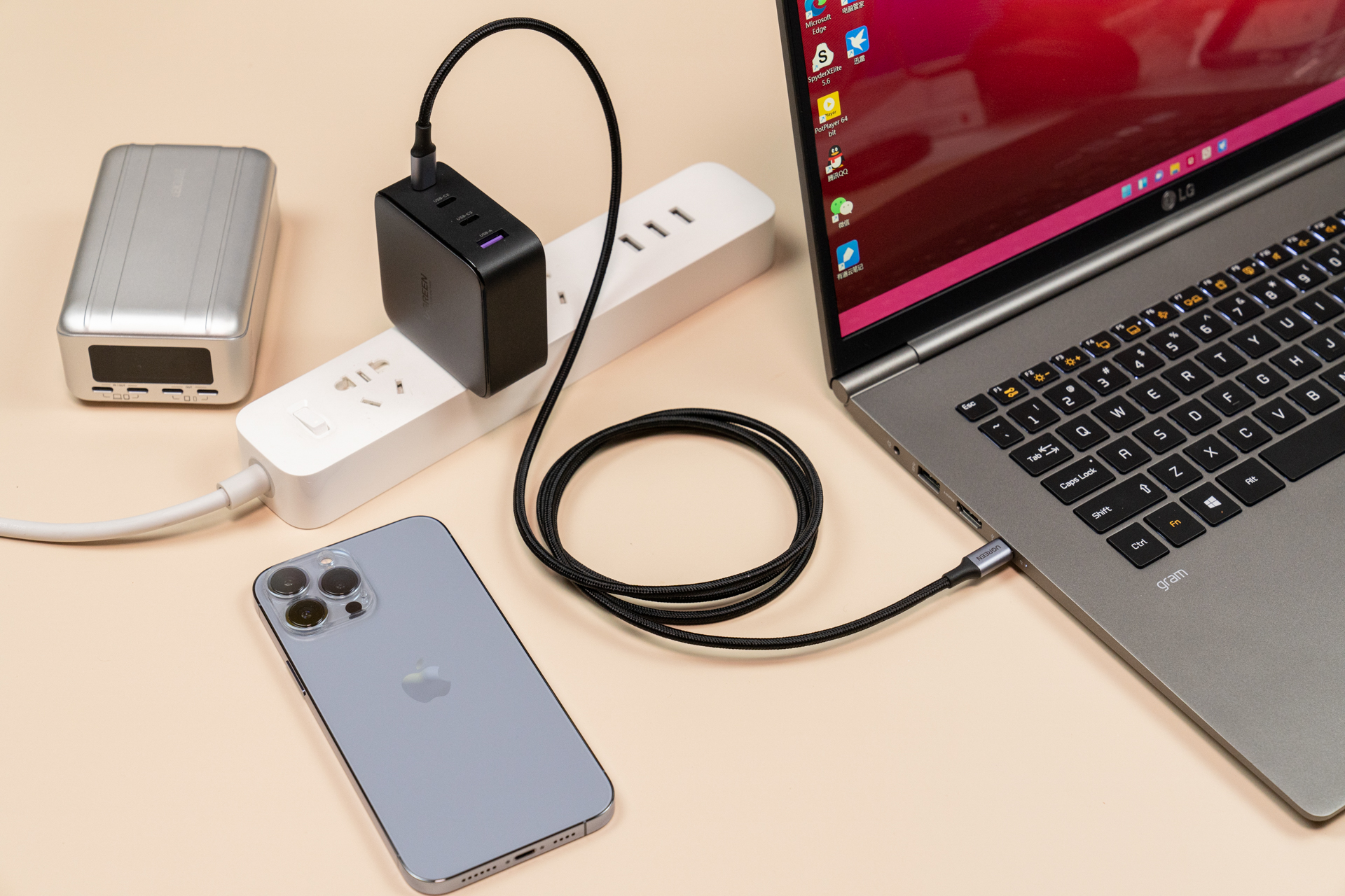 绿联30W氮化镓快速充电器,绿联闪充湃氮化镓充电器45瓦测评