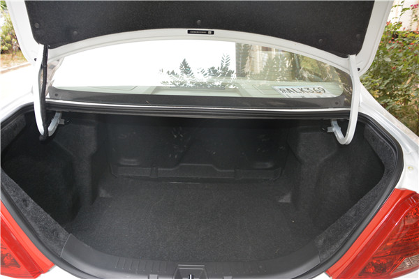 比亚迪e5400试驾,比亚迪e52017和2016款的区别