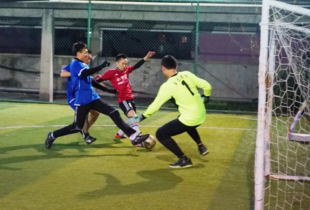 武磊封神，王朝落幕，足球不死！