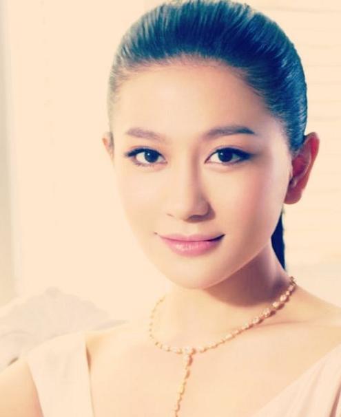 兰玉婚纱照,兰玉设计了婚纱好看吗