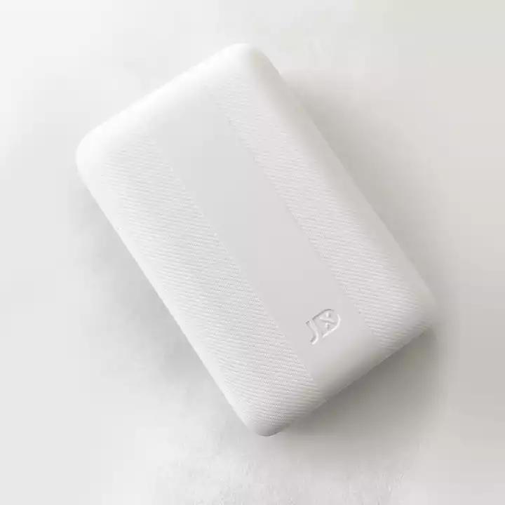 绿联充电宝20000毫安和小米20000,绿联磁吸充电宝和小米对比