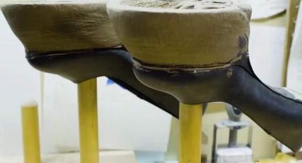 史上最奇葩的5种高跟鞋,日本发明最奇葩的马蹄高跟鞋