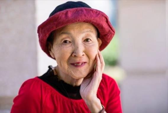 皮肤特别黑黄适合的身体素颜霜,中年黄黑皮女人适合哪种素颜霜