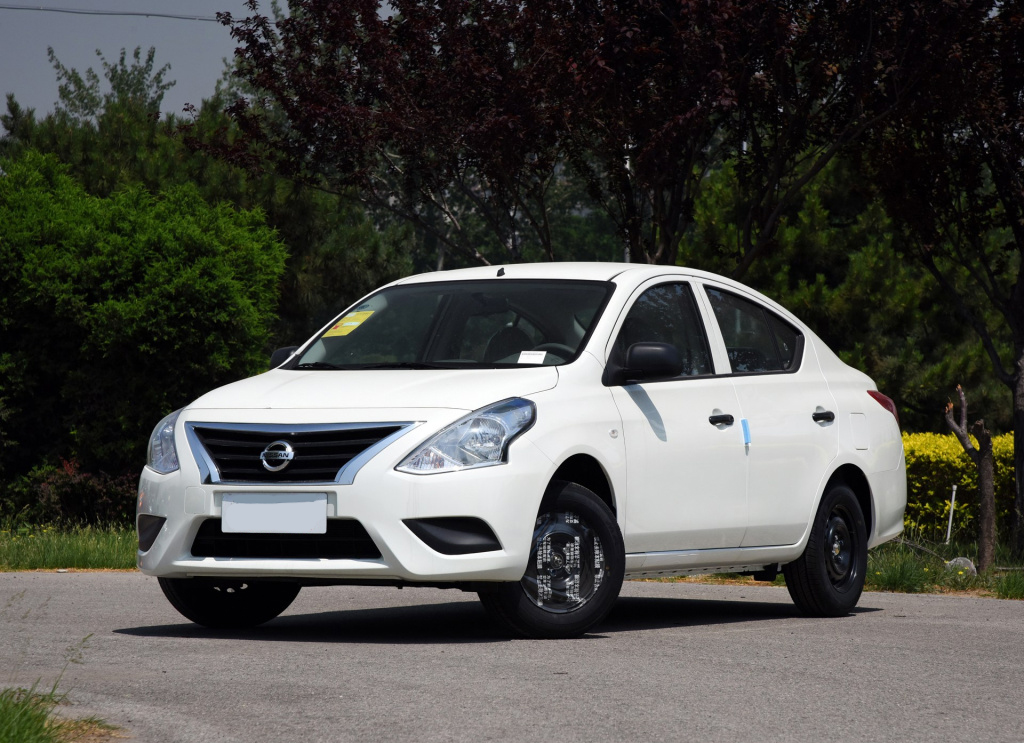 这台日产7.98w起，空间宽敞一公里油耗4毛，可惜已停产